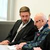 Für seinen Auftritt als "falscher Polizist" musste sich ein 52-Jähriger vor Gericht verantworten. Seine Verteidiger Maximilian Glabasnia (links) und Jürgen Dammeyer rieten ihm zu einem Geständnis.