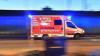 Eine Frau wurde am Freitag schwer verletzt ins Krankenhaus gebracht. (Symbolbild)