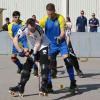 Maurice Köder (vorne in Weiß) und der ERV Schweinfurt starteten mit einem Sieg gegen die TSG Frankfurt in die neue Saison in der Rollhockey-Regionalliga Süd.