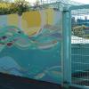Die aus Sackenbach stammende Graffiti-Künstlerin Nadine Bernard hat auf einer Außenwand des Freibads ein neues Kunstwerk angebracht. Das alte war unansehnlich und übertüncht worden. Die aus Sackenbach stammende Graffiti-Künstlerin Nadine Bernard hat auf einer Außenwand des Freibads ein neues Kunstwerk angebracht. Das alte war unansehnlich und übertüncht worden.