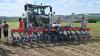 Landwirtschaftliche Betriebe setzen bei der Weiterentwicklung zunehmend auf Technik. Familie Endres in Gützingen nutzt bei der Aufbereitung der Feldfrüchte eine KI-gestützte Reihenhackmaschine. Landwirtschaftliche Betriebe setzen bei der Weiterentwicklung zunehmend auf Technik. Familie Endres in Gützingen nutzt bei der Aufbereitung der Feldfrüchte eine KI-gestützte Reihenhackmaschine.