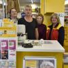 Die Mitarbeiter stehen bei Fragen zu Postleistungen zur Verfügung (von links): Corinna Hanf, Toni Pfaab, Ute Schüll und Silvia Rink, Betreuerin von der Post.