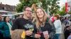 Zahlreiche Menschen besuchen am Samstag 22.06.24 das Promenaden Weinfest in Kitzingen am Main. Für die Partystimmung am Weinfest sorgten die "Partyvögel".