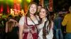 Zahlreiche Menschen besuchen am Samstag 22.06.24 das Promenaden Weinfest in Kitzingen am Main. Für die Partystimmung am Weinfest sorgten die "Partyvögel".