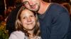 Zahlreiche Menschen besuchen am Samstag 22.06.24 das Promenaden Weinfest in Kitzingen am Main. Für die Partystimmung am Weinfest sorgten die "Partyvögel".