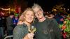 Zahlreiche Menschen besuchen am Samstag 22.06.24 das Promenaden Weinfest in Kitzingen am Main. Für die Partystimmung am Weinfest sorgten die "Partyvögel".