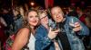 Zahlreiche Menschen besuchen am Samstag 22.06.24 das Promenaden Weinfest in Kitzingen am Main. Für die Partystimmung am Weinfest sorgten die "Partyvögel".