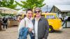 Zahlreiche Menschen besuchen am Samstag 22.06.24 das Promenaden Weinfest in Kitzingen am Main. Für die Partystimmung am Weinfest sorgten die "Partyvögel".
