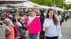 Zahlreiche Menschen besuchen am Samstag 22.06.24 das Promenaden Weinfest in Kitzingen am Main. Für die Partystimmung am Weinfest sorgten die "Partyvögel".