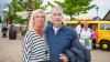 Zahlreiche Menschen besuchen am Samstag 22.06.24 das Promenaden Weinfest in Kitzingen am Main. Für die Partystimmung am Weinfest sorgten die "Partyvögel".