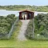 Im Vogelschutzgebiet Südstrandpolder auf Norderney hat eine Wildtierkamera einen Wolf fotografiert.