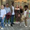 Teilnehmende der Tanzgruppe „Akzeptanz“ besuchen das 25. Tanzfestival der Ballettschule „On Point“.
