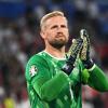 Dänemarks Torhüter Kasper Schmeichel steht immer wieder im Schatten seines Vaters Peter.