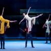 Balletttänzer Tänzerinnen und Tänzer führen in der Hamburger Staatsoper das Stück „Epilog” von John Neumeier auf.
