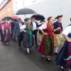 Wertvolle handgearbeitete Trachten, eine bunte Mischung der Generationen, traditionelle Kirchweihtänze und Frohsinn für Mitwirkende und Gäste der Röthleiner Kirchweih - auch bei Regen!