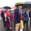 Wertvolle handgearbeitete Trachten, eine bunte Mischung der Generationen, traditionelle Kirchweihtänze und Frohsinn für Mitwirkende und Gäste der Röthleiner Kirchweih - auch bei Regen!