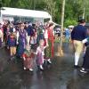 Wertvolle handgearbeitete Trachten, eine bunte Mischung der Generationen, traditionelle Kirchweihtänze und Frohsinn für Mitwirkende und Gäste der Röthleiner Kirchweih - auch bei Regen!