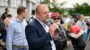 Motorradfahrer und Menschen mit Behinderung bereiten sich am Freitag (05.07.24) vor den Mainfränkischen Werkstätten in Würzburg auf ihre gemeinsame Tour vor. Seit 1989 treffen sich auf Initiative von Peter Schädel Biker und Menschen mit Handicap einmal im Jahr zu einer Motorradtour.