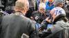 Motorradfahrer und Menschen mit Behinderung bereiten sich am Freitag (05.07.24) vor den Mainfränkischen Werkstätten in Würzburg auf ihre gemeinsame Tour vor. Seit 1989 treffen sich auf Initiative von Peter Schädel Biker und Menschen mit Handicap einmal im Jahr zu einer Motorradtour.