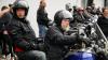 Motorradfahrer und Menschen mit Behinderung bereiten sich am Freitag (05.07.24) vor den Mainfränkischen Werkstätten in Würzburg auf ihre gemeinsame Tour vor. Seit 1989 treffen sich auf Initiative von Peter Schädel Biker und Menschen mit Handicap einmal im Jahr zu einer Motorradtour.