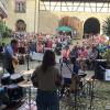 Der Reichenberger Schlosshof bot den perfekten Rahmen für das Karibuni-Benefizkonzert mit der Folk-Rock-Band "Harmony loves the sea".