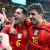 Spaniens Rodri (r) wurde von der UEFA zum Spieler des Turnier gewählt.