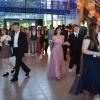 Tanzend nahmen die Absolventinnen und Absolventen Abschied von ihrer bisherigen Wirkungsstätte, der Sport-Mittelschule Gochsheim, und viele Glückwünsche begleiteten sie.