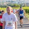 Mehrere Hundert Menschen nehmen am Freitag (19.07.24) bei hochsommerlichen Temperaturen um 30 Grad am 40. Schwanberglauf teil. Auf der Strecke von Iphofen nach Castell legen die Läuferinnen und Läufer 10,4 Kilometer und 200 Höhenmeter zurück.