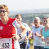 Mehrere Hundert Menschen nehmen am Freitag (19.07.24) bei hochsommerlichen Temperaturen um 30 Grad am 40. Schwanberglauf teil. Auf der Strecke von Iphofen nach Castell legen die Läuferinnen und Läufer 10,4 Kilometer und 200 Höhenmeter zurück.