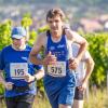 Mehrere Hundert Menschen nehmen am Freitag (19.07.24) bei hochsommerlichen Temperaturen um 30 Grad am 40. Schwanberglauf teil. Auf der Strecke von Iphofen nach Castell legen die Läuferinnen und Läufer 10,4 Kilometer und 200 Höhenmeter zurück.