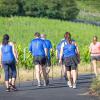 Mehrere Hundert Menschen nehmen am Freitag (19.07.24) bei hochsommerlichen Temperaturen um 30 Grad am 40. Schwanberglauf teil. Auf der Strecke von Iphofen nach Castell legen die Läuferinnen und Läufer 10,4 Kilometer und 200 Höhenmeter zurück.