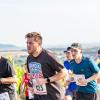 Mehrere Hundert Menschen nehmen am Freitag (19.07.24) bei hochsommerlichen Temperaturen um 30 Grad am 40. Schwanberglauf teil. Auf der Strecke von Iphofen nach Castell legen die Läuferinnen und Läufer 10,4 Kilometer und 200 Höhenmeter zurück.