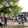 Zahlreiche Menschen besuchen am Samstag (20.07.24) das Umsonst-und-Draußen-Festival in Karlstadt. Auf dem idyllischen Platz am Saupurzel über der Stadt spielen mehrere Bands unterschiedlicher Genres auf zwei Bühnen.