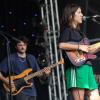 Pina Palau spielt mit ihrer Band am Samstag (20.07.24) beim Umsonst und Draußen Festival in Karlstadt. Auf dem idyllischen Platz am Saupurzel über der Stadt spielen mehrere Bands unterschiedlicher Genres auf zwei Bühnen.