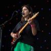 Pina Palau spielt mit ihrer Band am Samstag (20.07.24) beim Umsonst und Draußen Festival in Karlstadt. Auf dem idyllischen Platz am Saupurzel über der Stadt spielen mehrere Bands unterschiedlicher Genres auf zwei Bühnen.