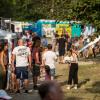 Zahlreiche Menschen besuchen am Samstag (20.07.24) das Umsonst-und-Draußen-Festival in Karlstadt. Auf dem idyllischen Platz am Saupurzel über der Stadt spielen mehrere Bands unterschiedlicher Genres auf zwei Bühnen.