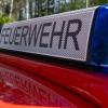 Die Feuerwehr rückte mit vielen Einsatzkräften zum Firmengelände aus. (Symbolbild)