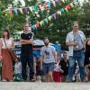 Zahlreiche Menschen besuchen am Samstag (20.07.24) das Umsonst-und-Draußen-Festival in Karlstadt. Auf dem idyllischen Platz am Saupurzel über der Stadt spielen mehrere Bands unterschiedlicher Genres auf zwei Bühnen.