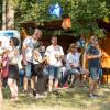 Zahlreiche Menschen besuchen am Samstag (20.07.24) das Umsonst-und-Draußen-Festival in Karlstadt. Auf dem idyllischen Platz am Saupurzel über der Stadt spielen mehrere Bands unterschiedlicher Genres auf zwei Bühnen.