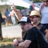 Zahlreiche Menschen besuchen am Samstag (20.07.24) das Umsonst-und-Draußen-Festival in Karlstadt. Auf dem idyllischen Platz am Saupurzel über der Stadt spielen mehrere Bands unterschiedlicher Genres auf zwei Bühnen.