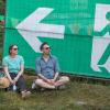 Zahlreiche Menschen besuchen am Samstag (20.07.24) das Umsonst-und-Draußen-Festival in Karlstadt. Auf dem idyllischen Platz am Saupurzel über der Stadt spielen mehrere Bands unterschiedlicher Genres auf zwei Bühnen.