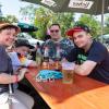 Zahlreiche Menschen besuchen am Samstag (20.07.24) das Umsonst-und-Draußen-Festival in Karlstadt. Auf dem idyllischen Platz am Saupurzel über der Stadt spielen mehrere Bands unterschiedlicher Genres auf zwei Bühnen.