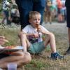 Zahlreiche Menschen besuchen am Samstag (20.07.24) das Umsonst-und-Draußen-Festival in Karlstadt. Auf dem idyllischen Platz am Saupurzel über der Stadt spielen mehrere Bands unterschiedlicher Genres auf zwei Bühnen.