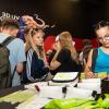 Zahlreiche Schülerinnen und Schüler besuchen am Montag (22.07.24) das Karriere-Event „AzubiXperience“ in der Extreme Bowling Arena in Schweinfurt.