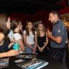 Zahlreiche Schülerinnen und Schüler besuchen am Montag (22.07.24) das Karriere-Event „AzubiXperience“ in der Extreme Bowling Arena in Schweinfurt.