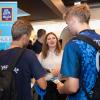 Zahlreiche Schülerinnen und Schüler besuchen am Montag (22.07.24) das Karriere-Event „AzubiXperience“ in der Extreme Bowling Arena in Schweinfurt.