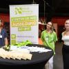 Zahlreiche Schülerinnen und Schüler besuchen am Montag (22.07.24) das Karriere-Event „AzubiXperience“ in der Extreme Bowling Arena in Schweinfurt.