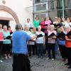 Der Frauenchor „Offener Singtreff e.V.“ aus Tauberbischofsheim unter der Leitung von Christa Gutmann bei einem Liedvortrag.