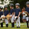 Hobby Horse Quadrille mit 30 Pferdemädchen.