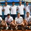 Das Team QOOL TC Weiß-Blau Würzburg kämpft um den Klassenerhalt in der Zweiten Bundesliga mit (hintere Reihe, von links) Olle Wallin, Lukas Schneider, Alex Donski, Vladyslav Orlov, Filip Bergevi, Betreuer Vincent Maukner und Julius Sommer sowie (vorne) Benjamin Winter Lopez, Anton Beyes, Mike Steib und Mannschaftsführer Julius Gold. Zur Mannschaft gehört auch Nikolay Nedelchev.